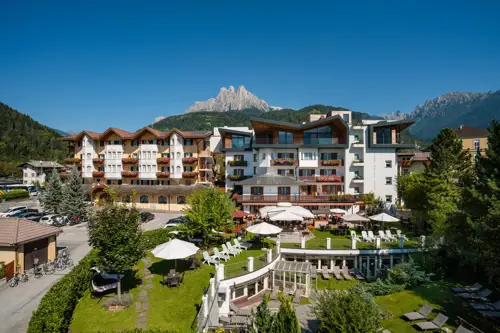 facciata-e-giardino-hotels-4.jpg