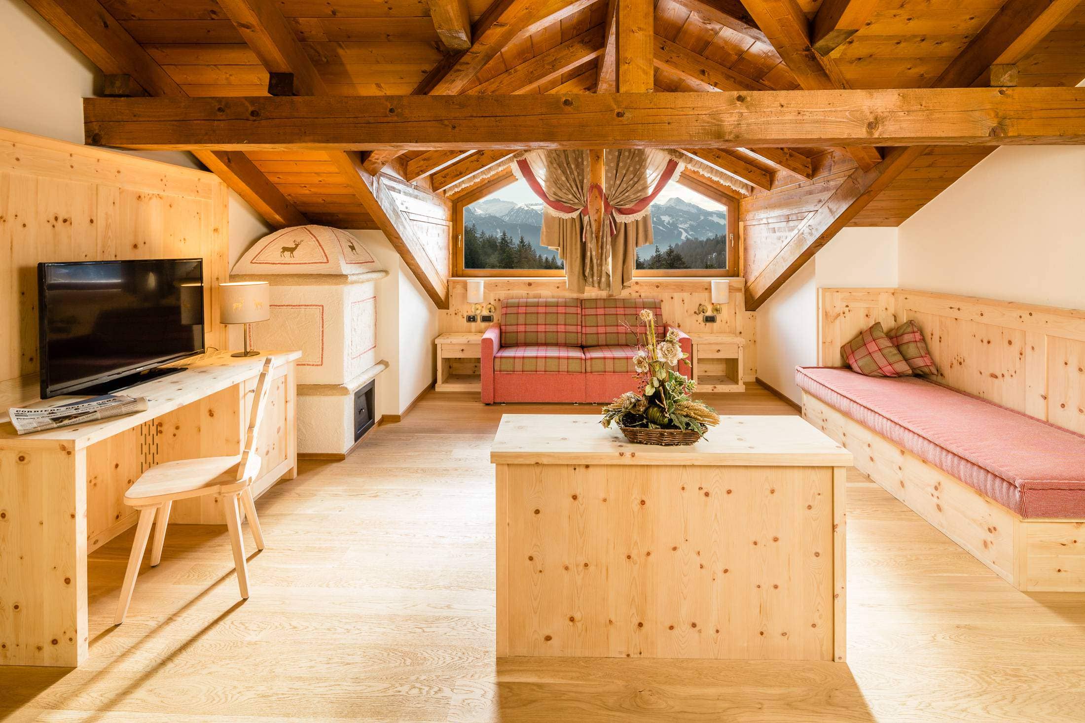 suite-panorama---camera-con-divano-e-letto-singolo-.jpg